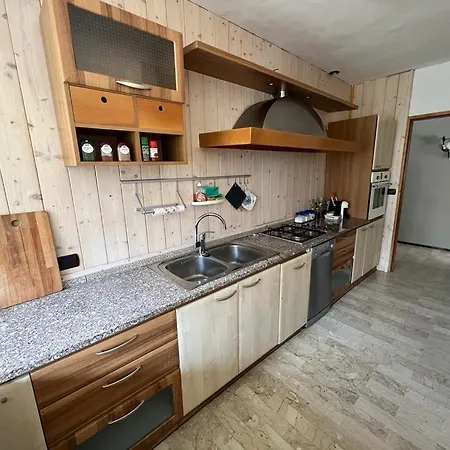 Ideale Per Due Famiglie. Comodo A Centro E Piste Διαμέρισμα