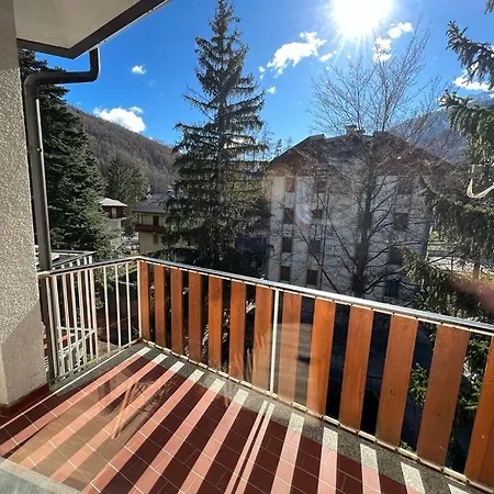 Ideale Per Due Famiglie. Comodo A Centro E Piste Bardonnèche