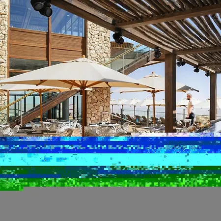 Ideale Per Due Famiglie. Comodo A Centro E Piste