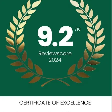 Ideale Per Due Famiglie. Comodo A Centro E Piste *